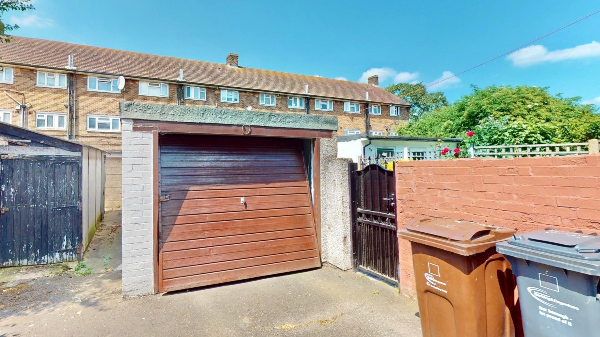 Grosvenor Road, Dagenham, RM8