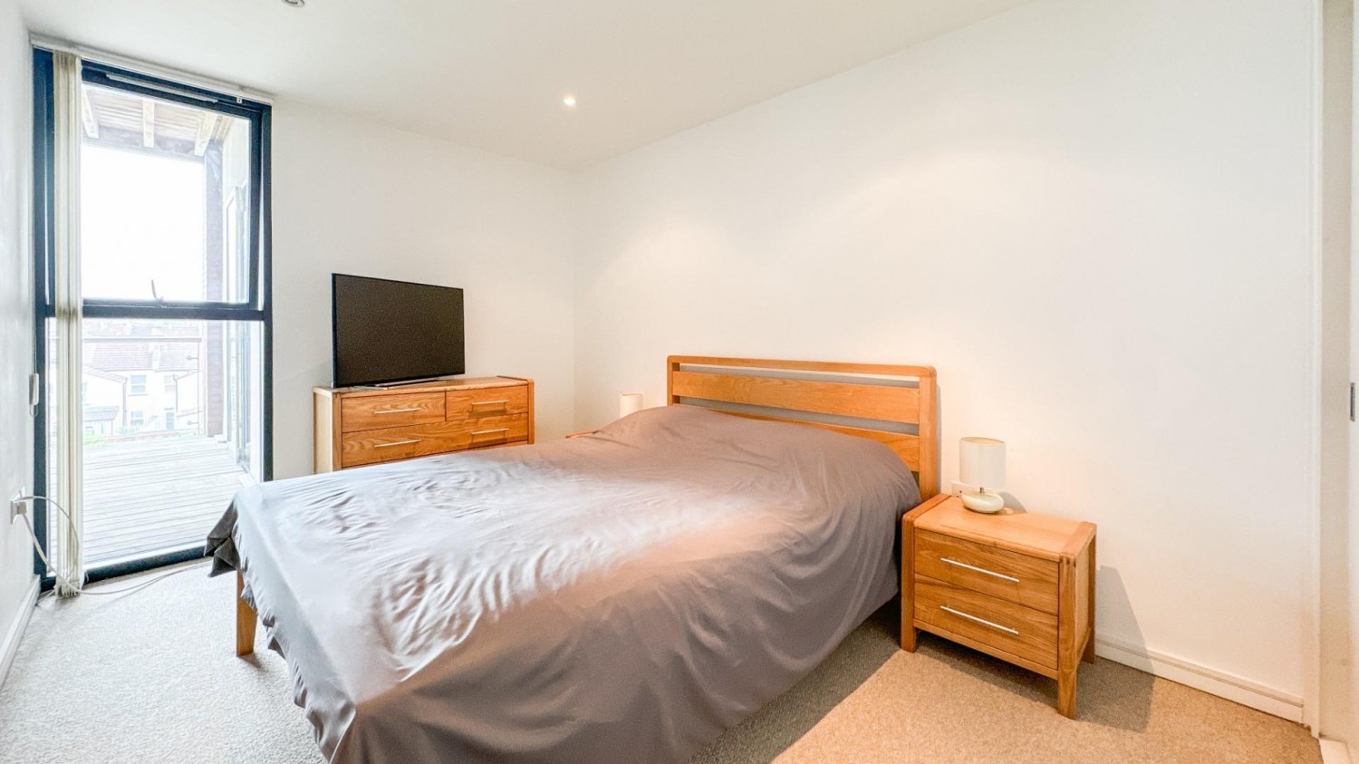 2 bedroom Flat for sale in Airpoint, Skypark Road, Bedminster, Bristol, BS3