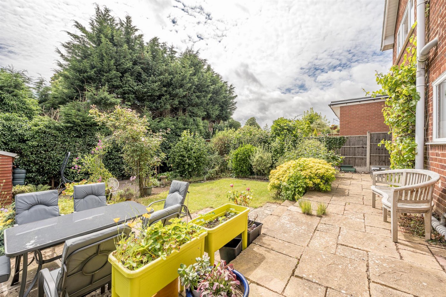 Highcroft Avenue, Wordsley, DY8 5LX