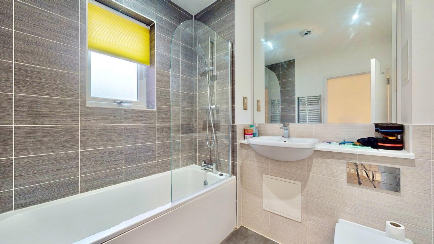 Hennessey Mews, Dagenham, RM8