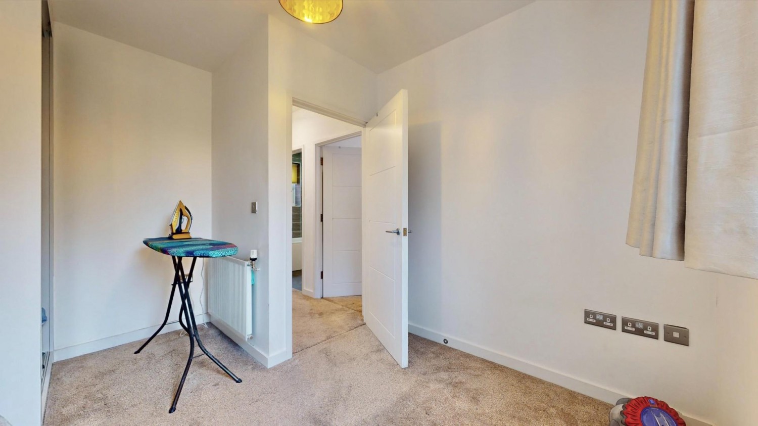 Hennessey Mews, Dagenham, RM8