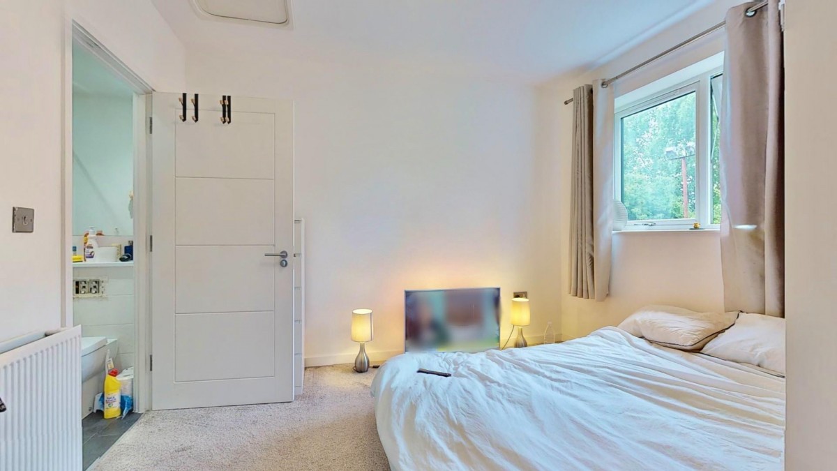 Hennessey Mews, Dagenham, RM8