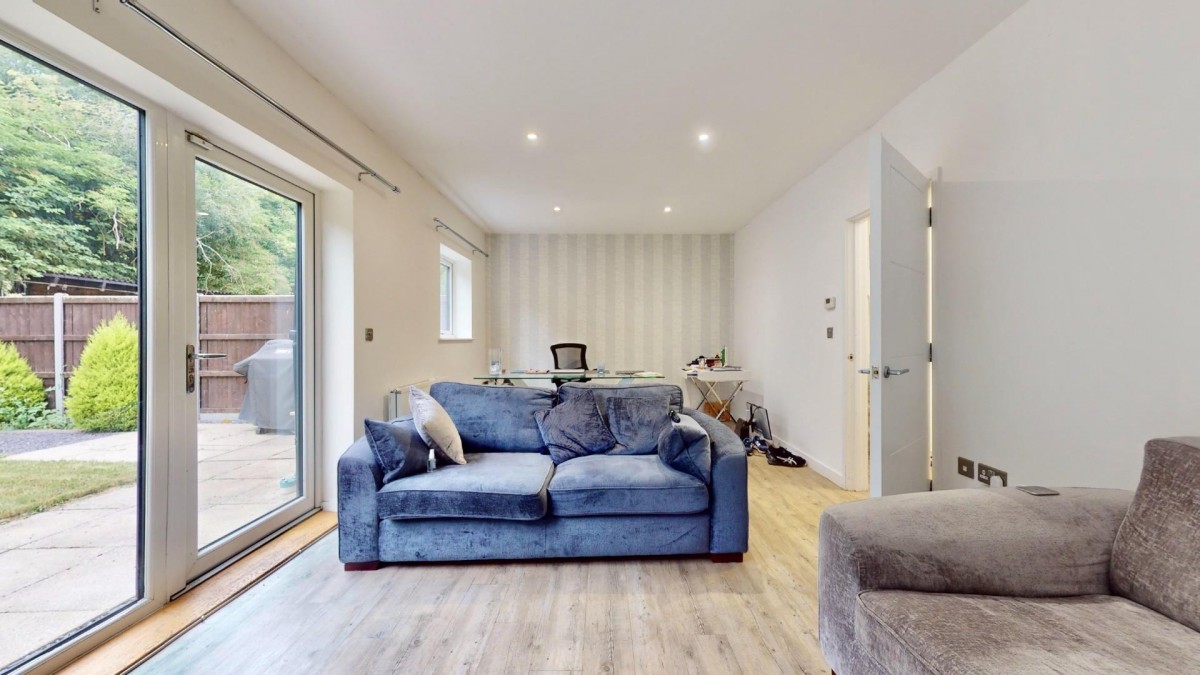 Hennessey Mews, Dagenham, RM8