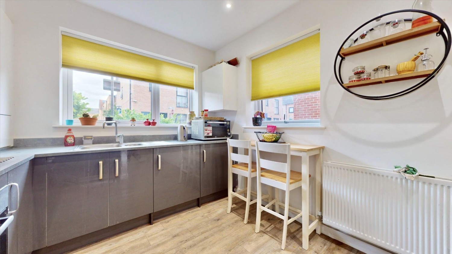 Hennessey Mews, Dagenham, RM8