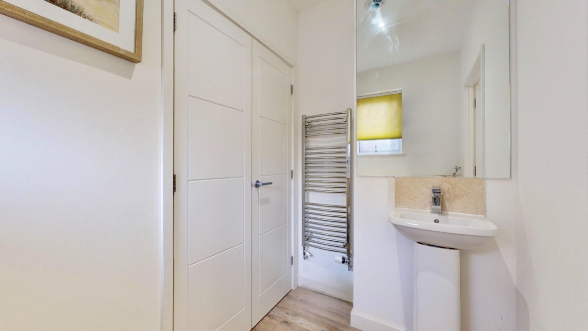 Hennessey Mews, Dagenham, RM8