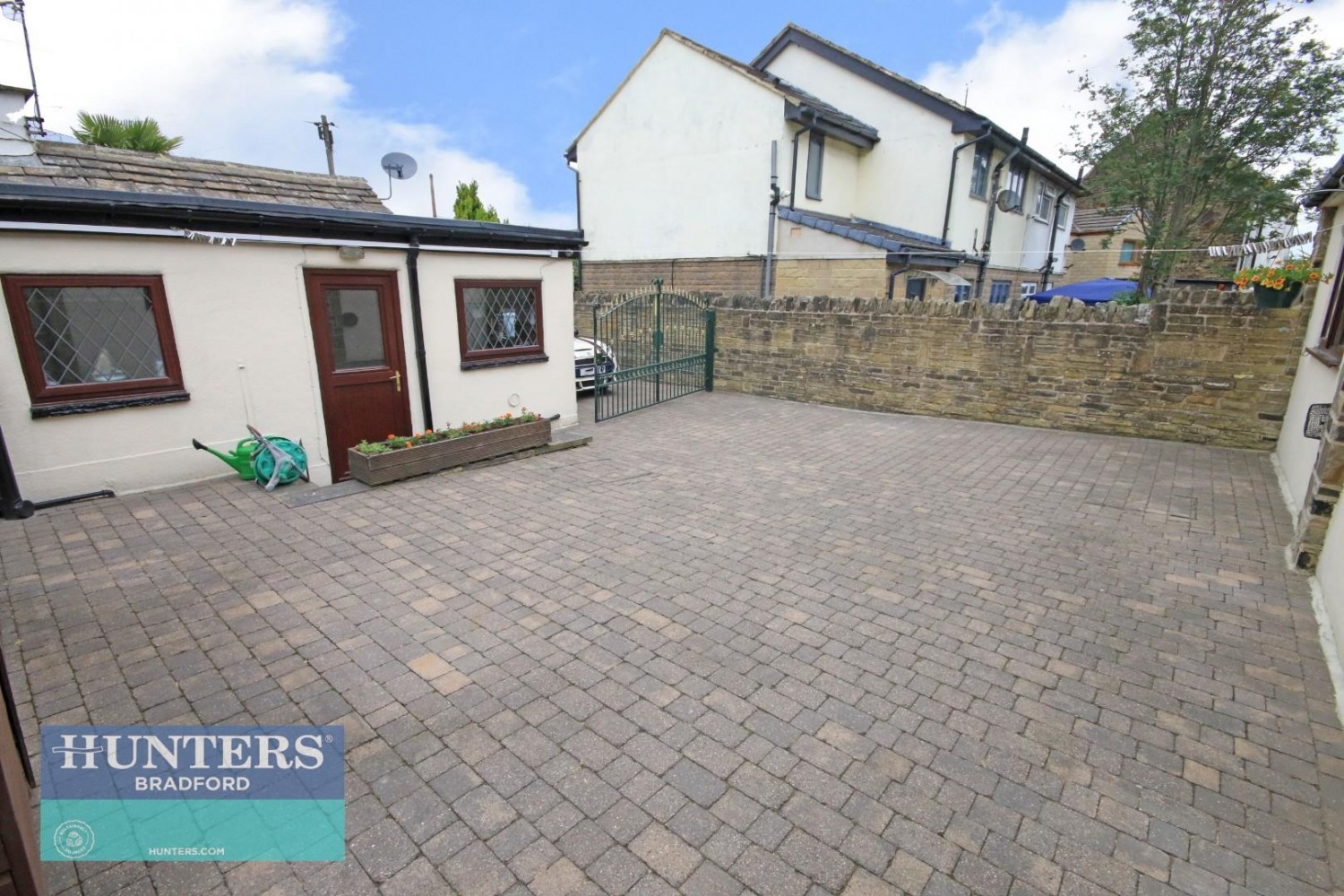503 & 503A, Sticker Lane, Laisterdyke, Bradford, West Yorkshire, BD4 8RB