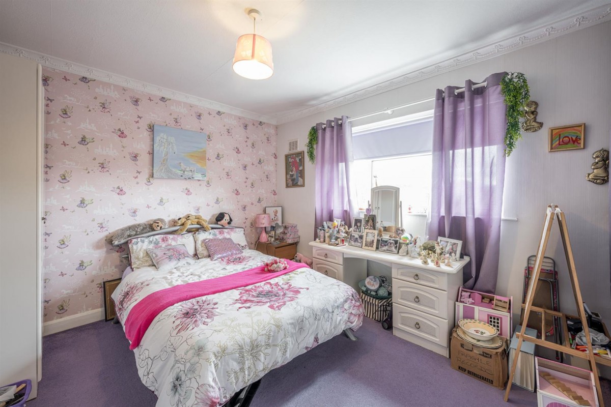 Stewart Road, Kingswinford, DY6 9PS