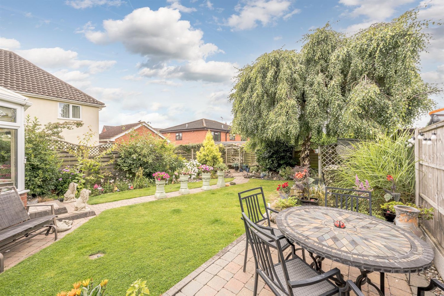 Stewart Road, Kingswinford, DY6 9PS