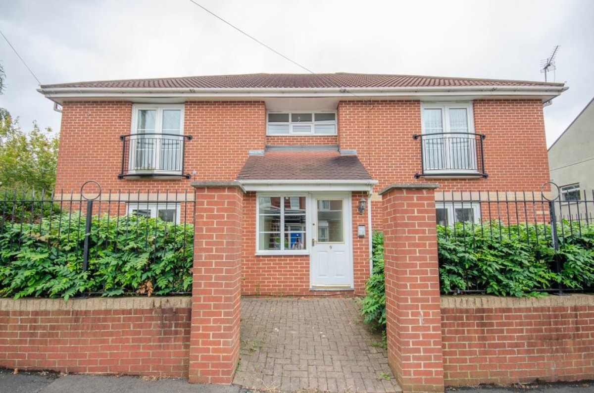 9 Queens Road, Ashley Down, Bristol BS7 9HZ