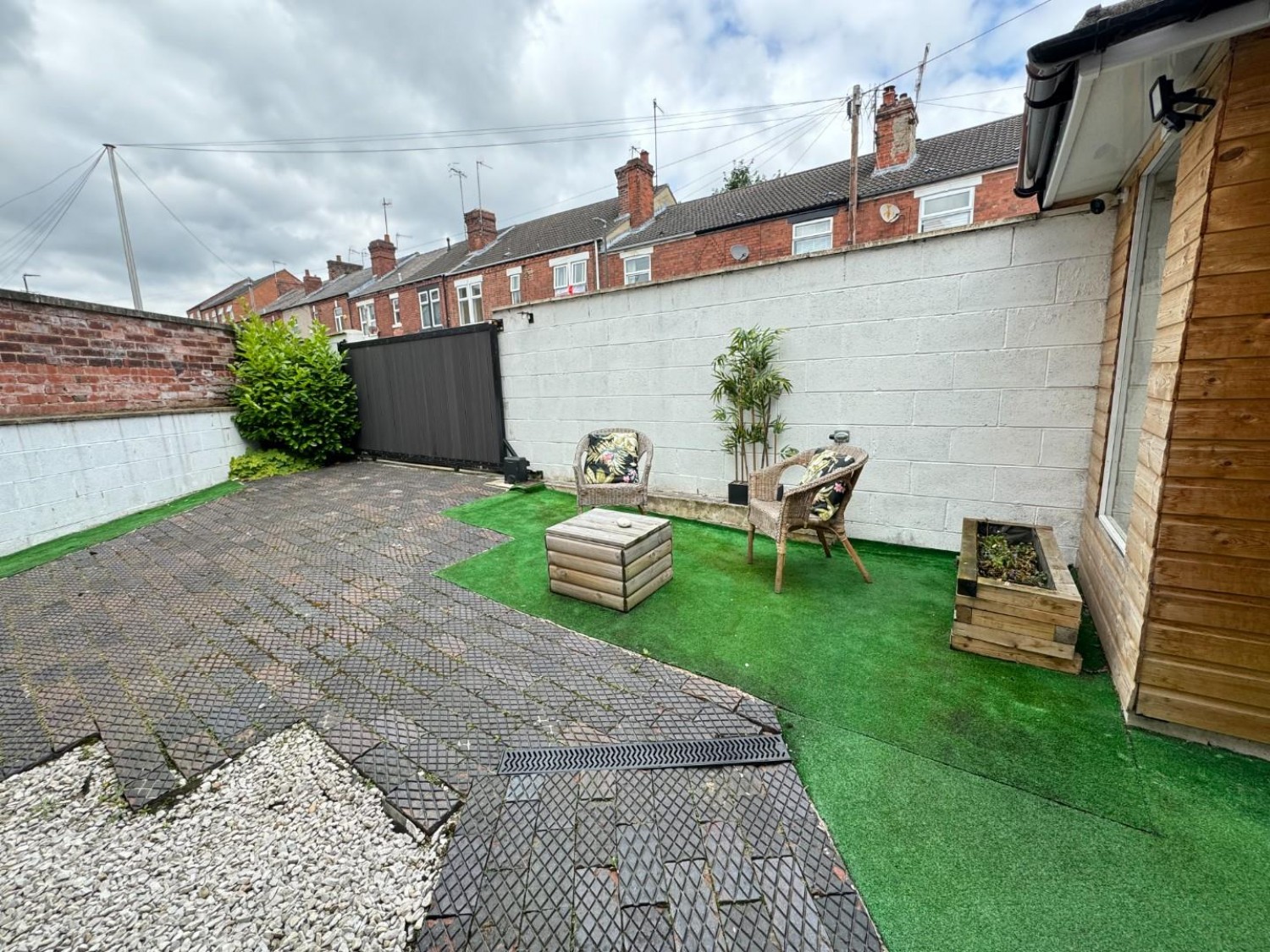 Wharf Lane, Stonegravels, Chesterfield, S41 7NE