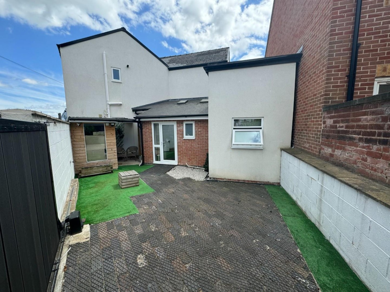 Wharf Lane, Stonegravels, Chesterfield, S41 7NE