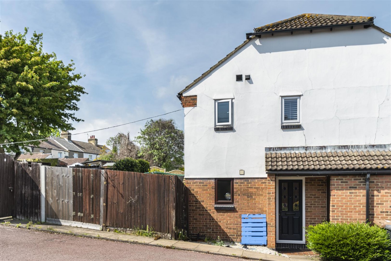 Bevans Close, Greenhithe, DA9