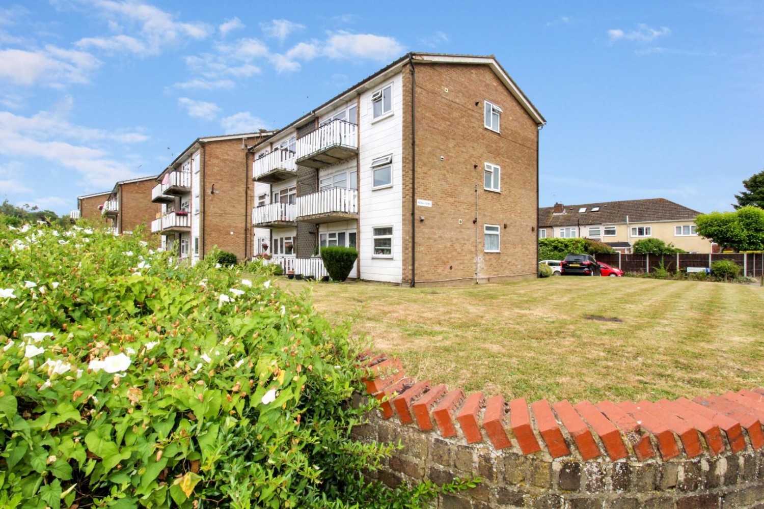 High Road, Broxbourne