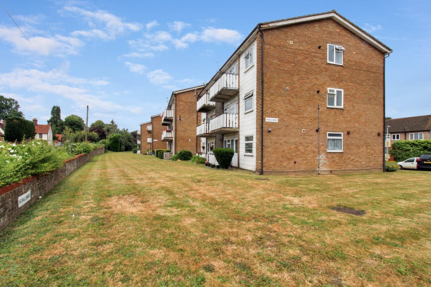 High Road, Broxbourne