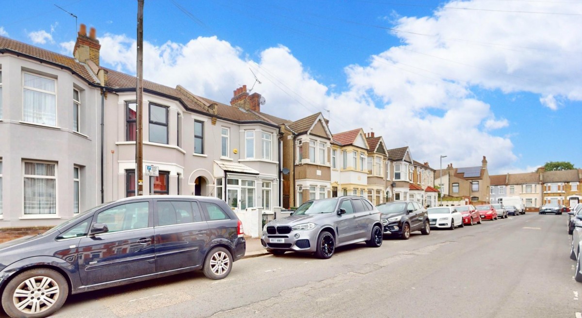 Sunningdale Avenue, Barking, IG11
