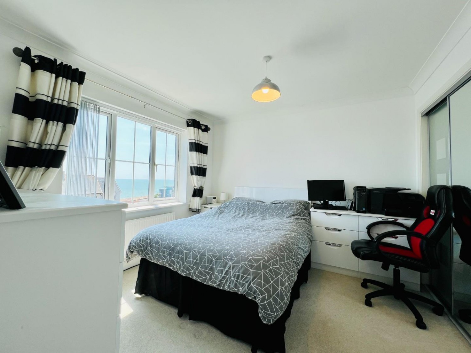 Alexandra Corniche, Hythe