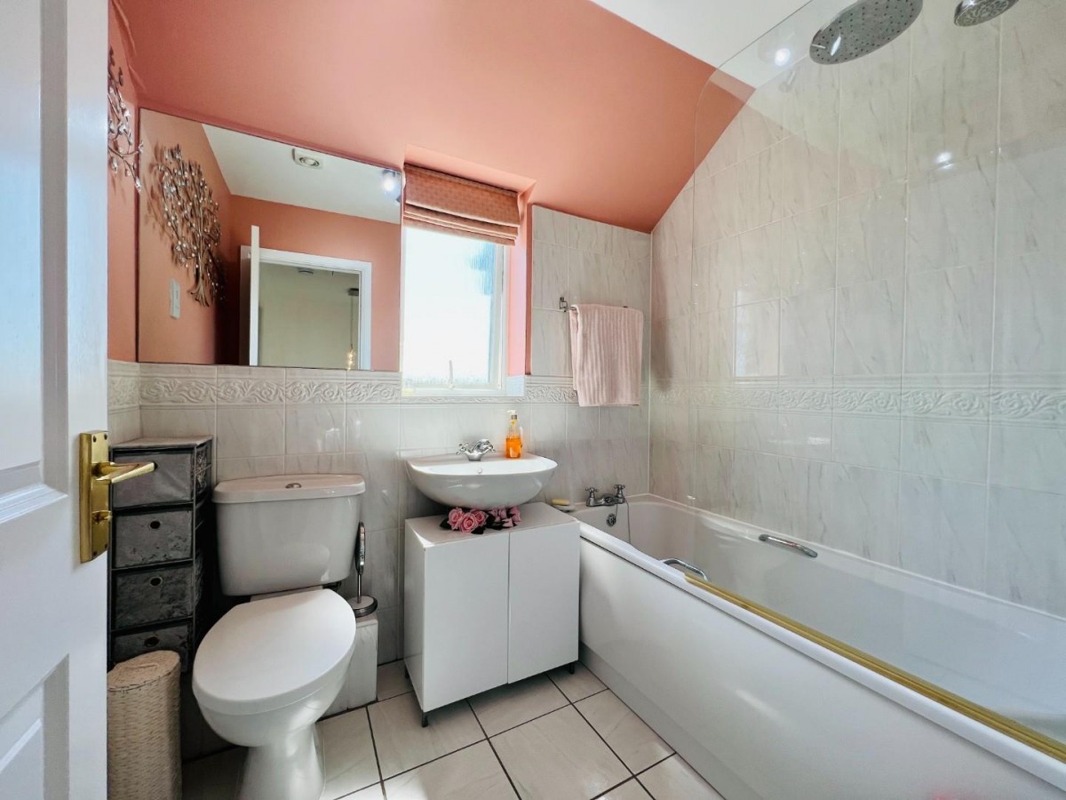 Alexandra Corniche, Hythe