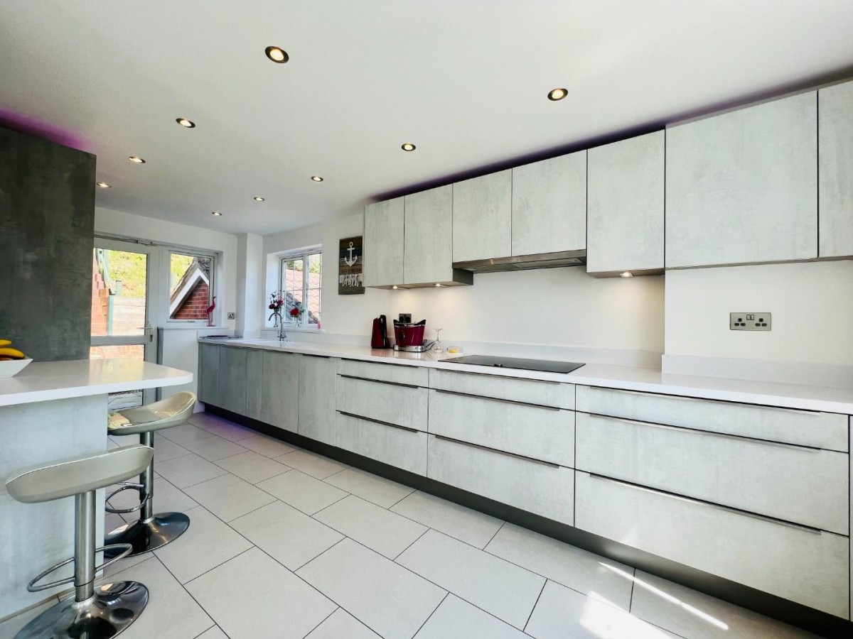 Alexandra Corniche, Hythe