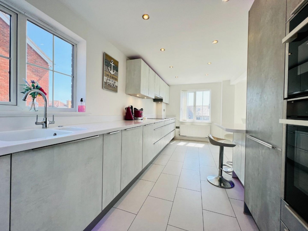 Alexandra Corniche, Hythe