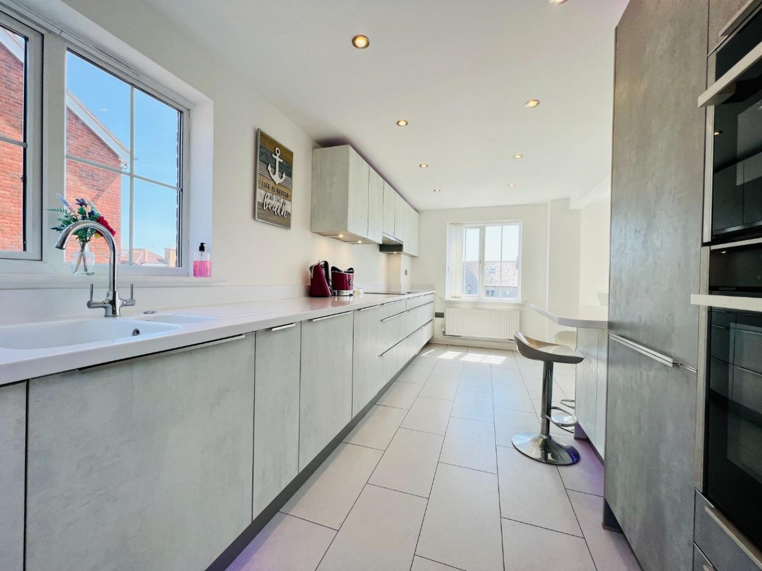 Alexandra Corniche, Hythe