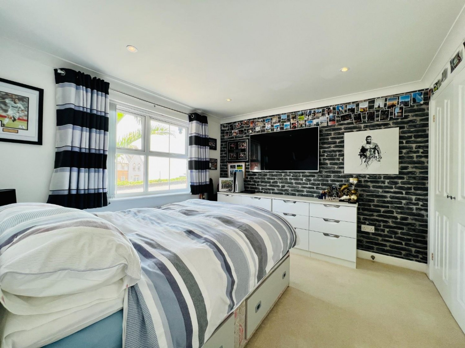 Alexandra Corniche, Hythe