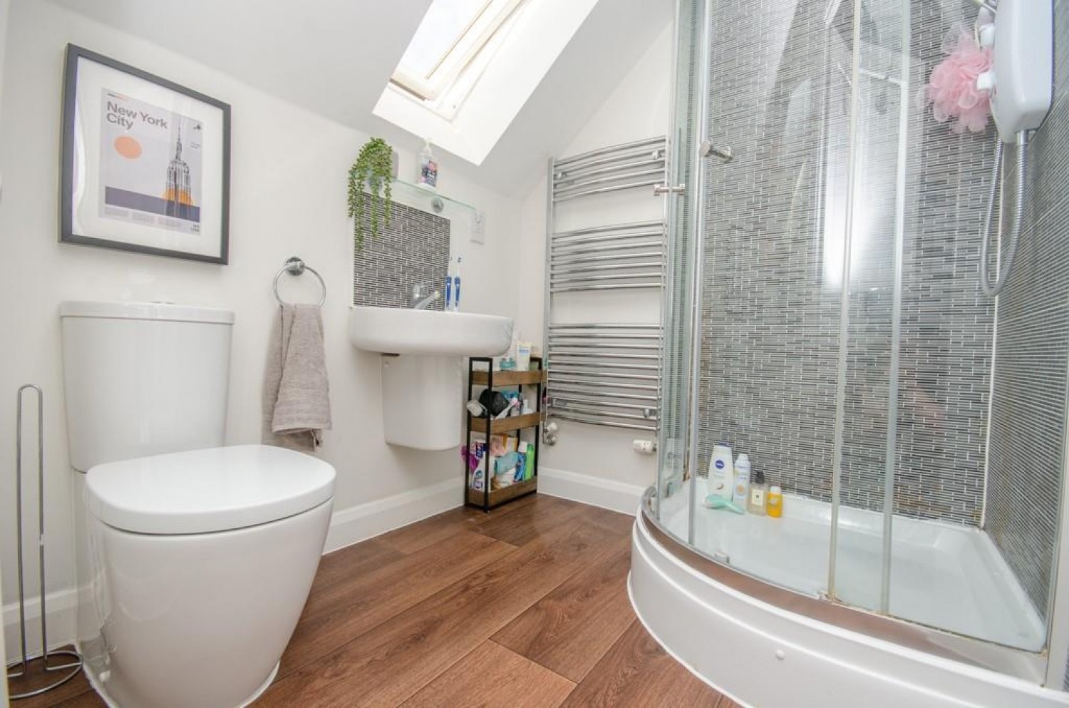 Newbury Chase, Downend, Bristol, BS16 6FF