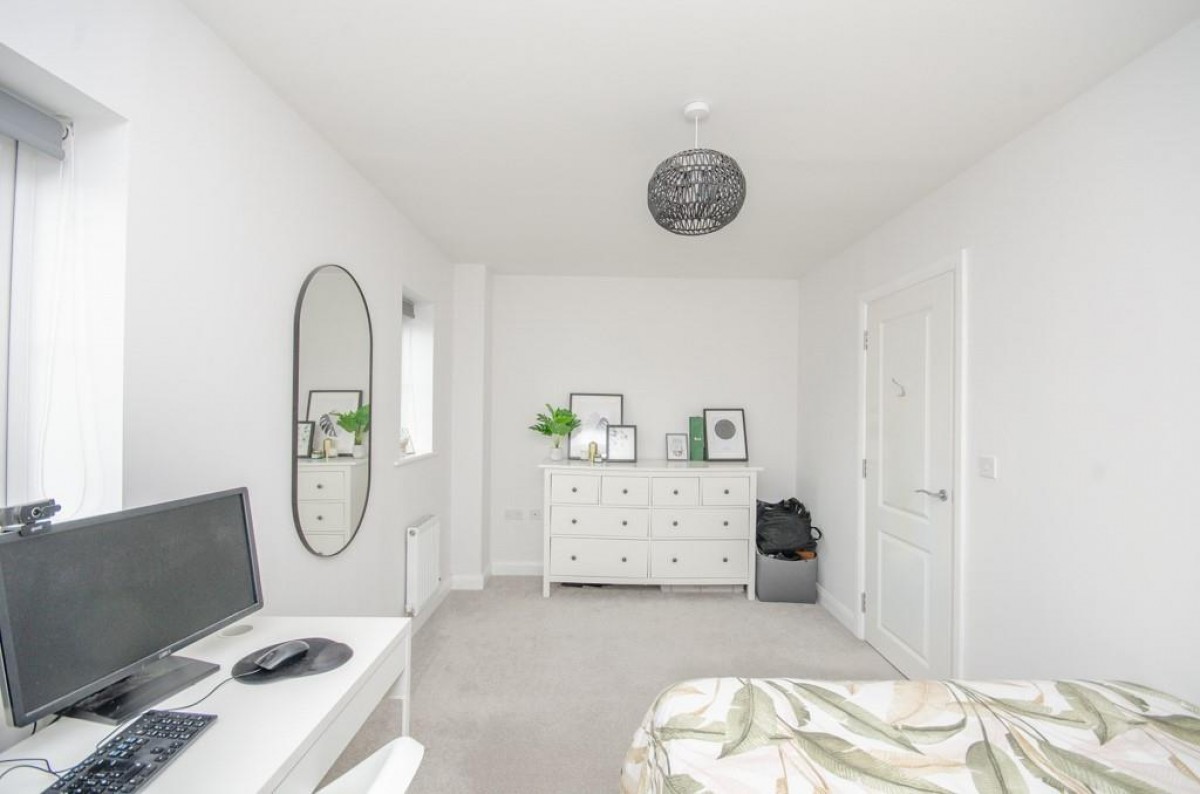 Newbury Chase, Downend, Bristol, BS16 6FF
