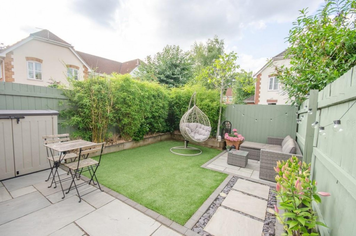 Newbury Chase, Downend, Bristol, BS16 6FF