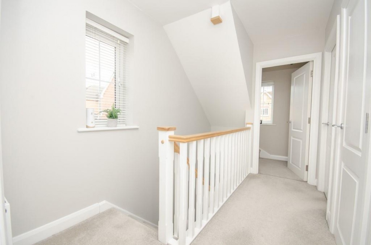 Newbury Chase, Downend, Bristol, BS16 6FF