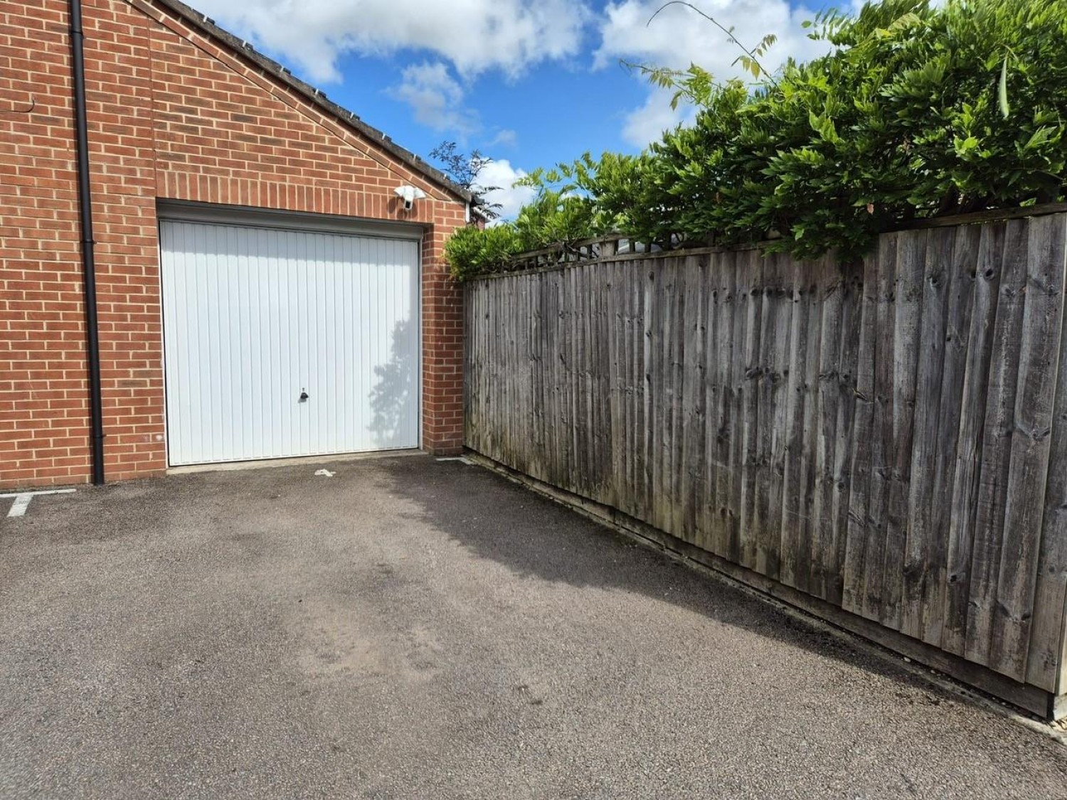 Holloway Court, Wombourne, WV5 0DJ