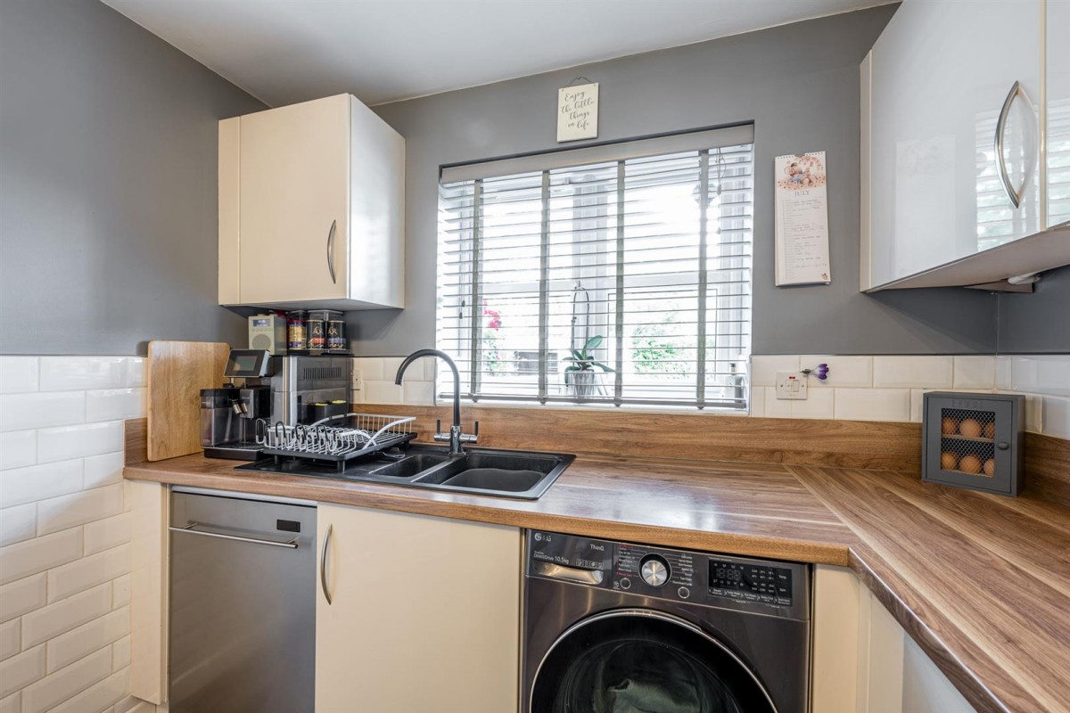 Holloway Court, Wombourne, WV5 0DJ