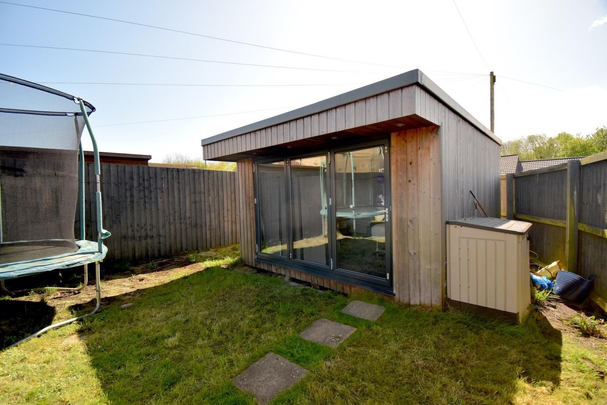 Siston Park, Siston, Bristol, BS15 4PE.