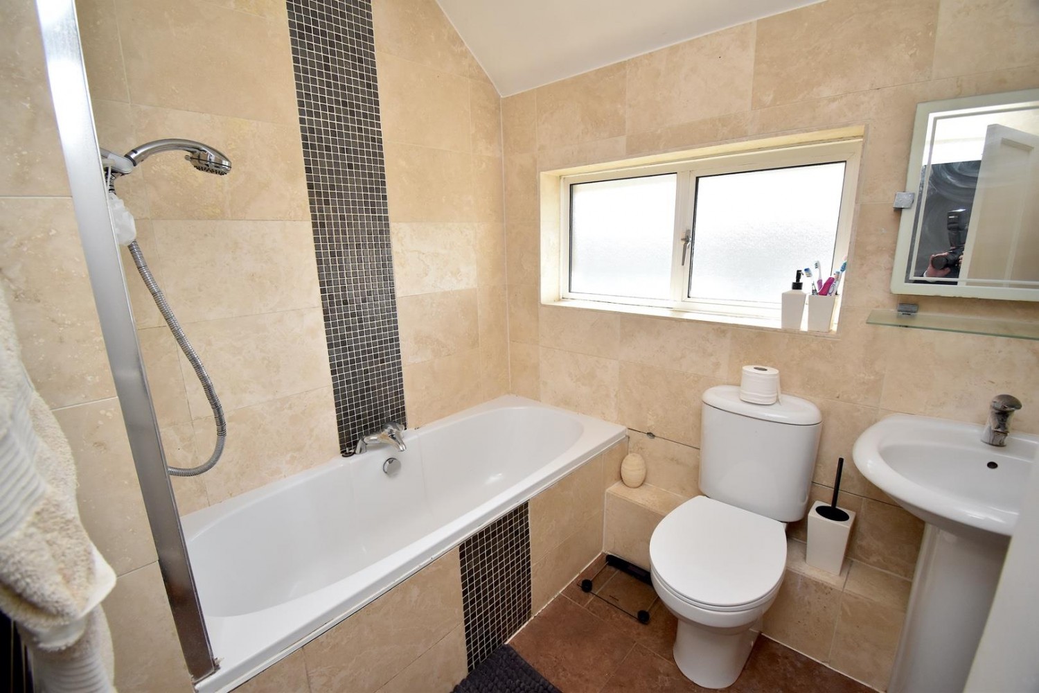 Siston Park, Siston, Bristol, BS15 4PE.