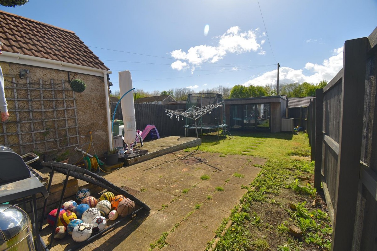 Siston Park, Siston, Bristol, BS15 4PE.