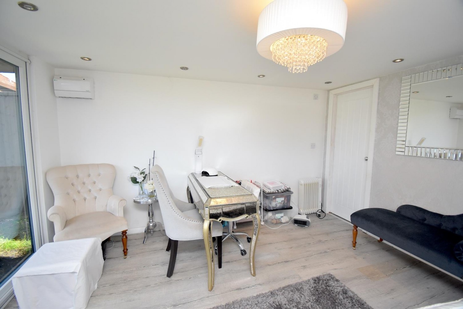 Siston Park, Siston, Bristol, BS15 4PE.