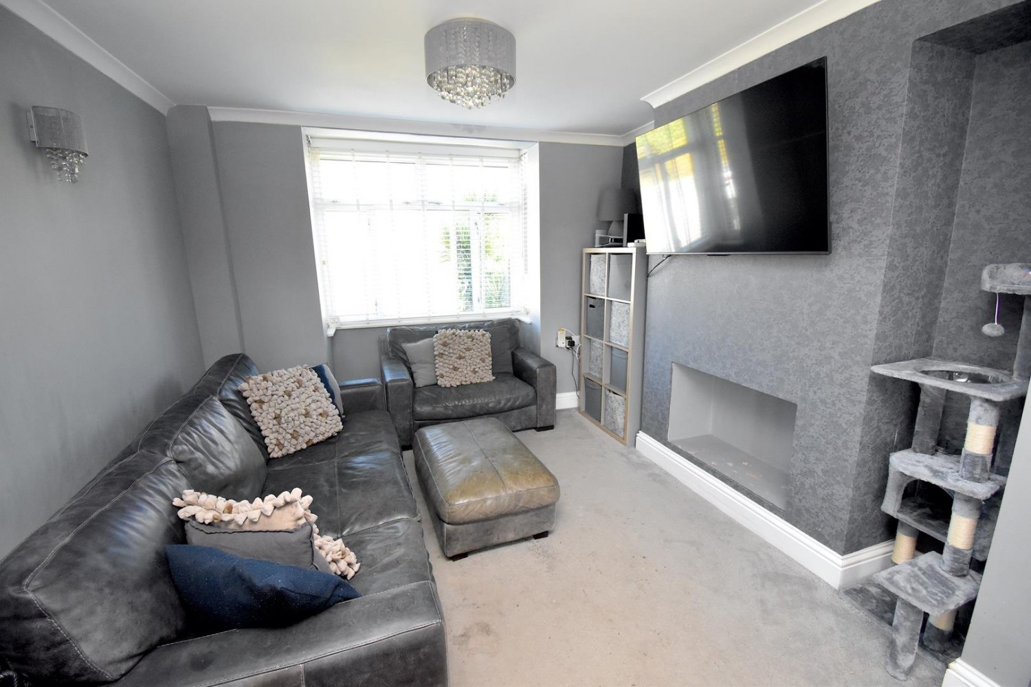 Siston Park, Siston, Bristol, BS15 4PE.