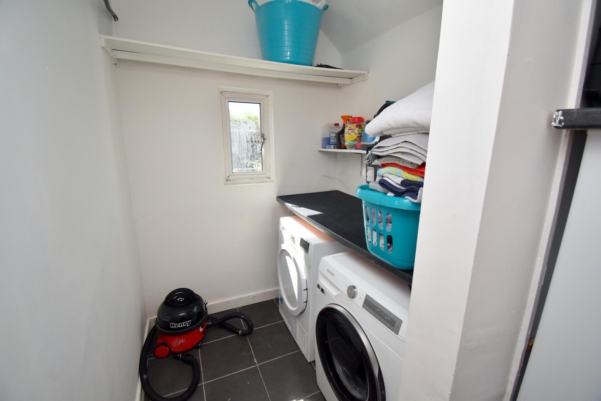 Siston Park, Siston, Bristol, BS15 4PE.