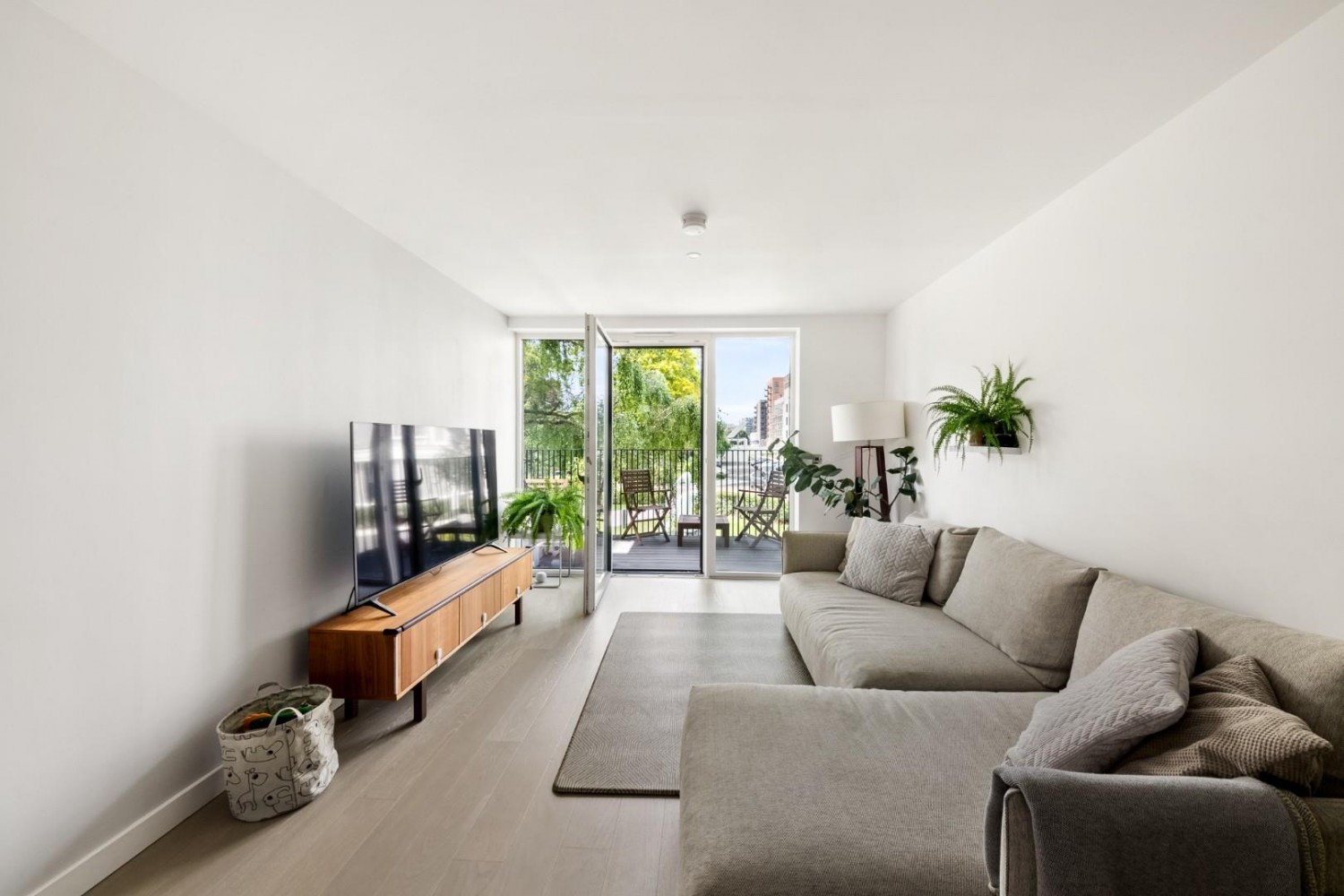 Laurina Apartments, Carnation Gardens, Hayes, UB3 4FS