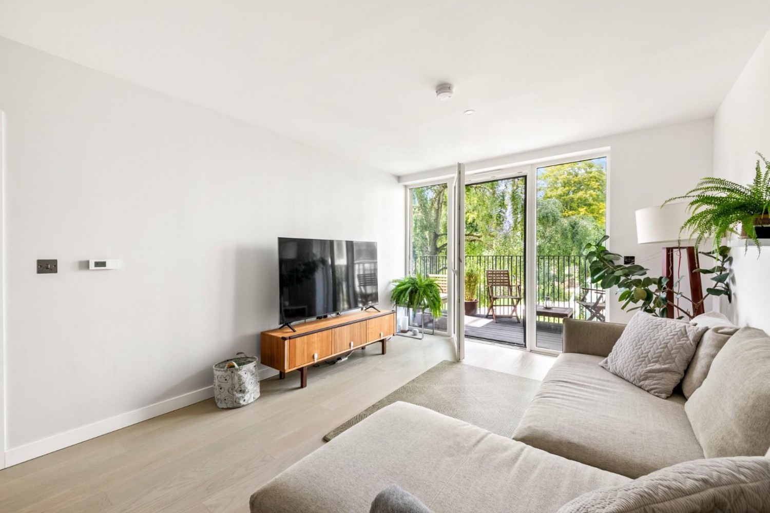 Laurina Apartments, Carnation Gardens, Hayes, UB3 4FS
