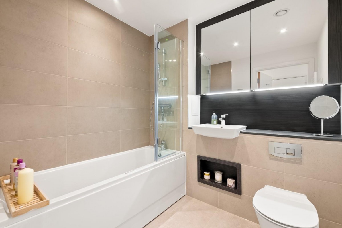 Laurina Apartments, Carnation Gardens, Hayes, UB3 4FS