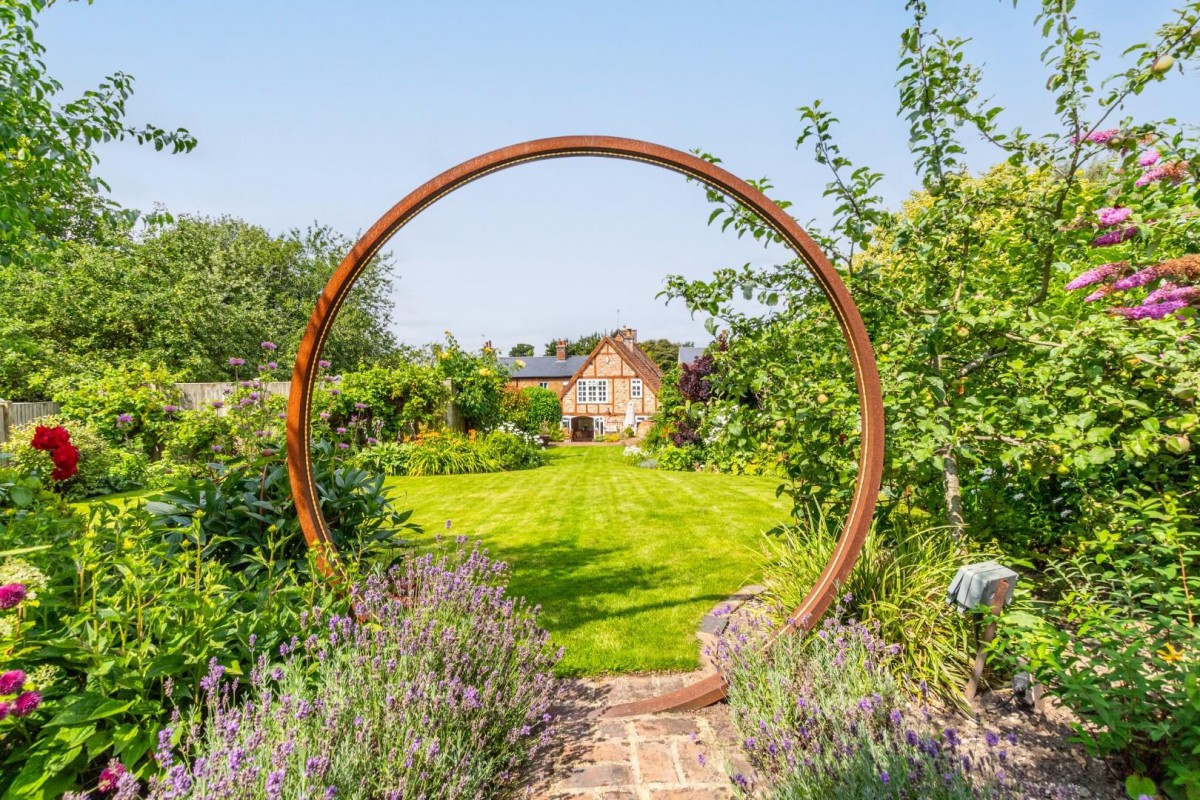 Stocks Road, Aldbury, Tring