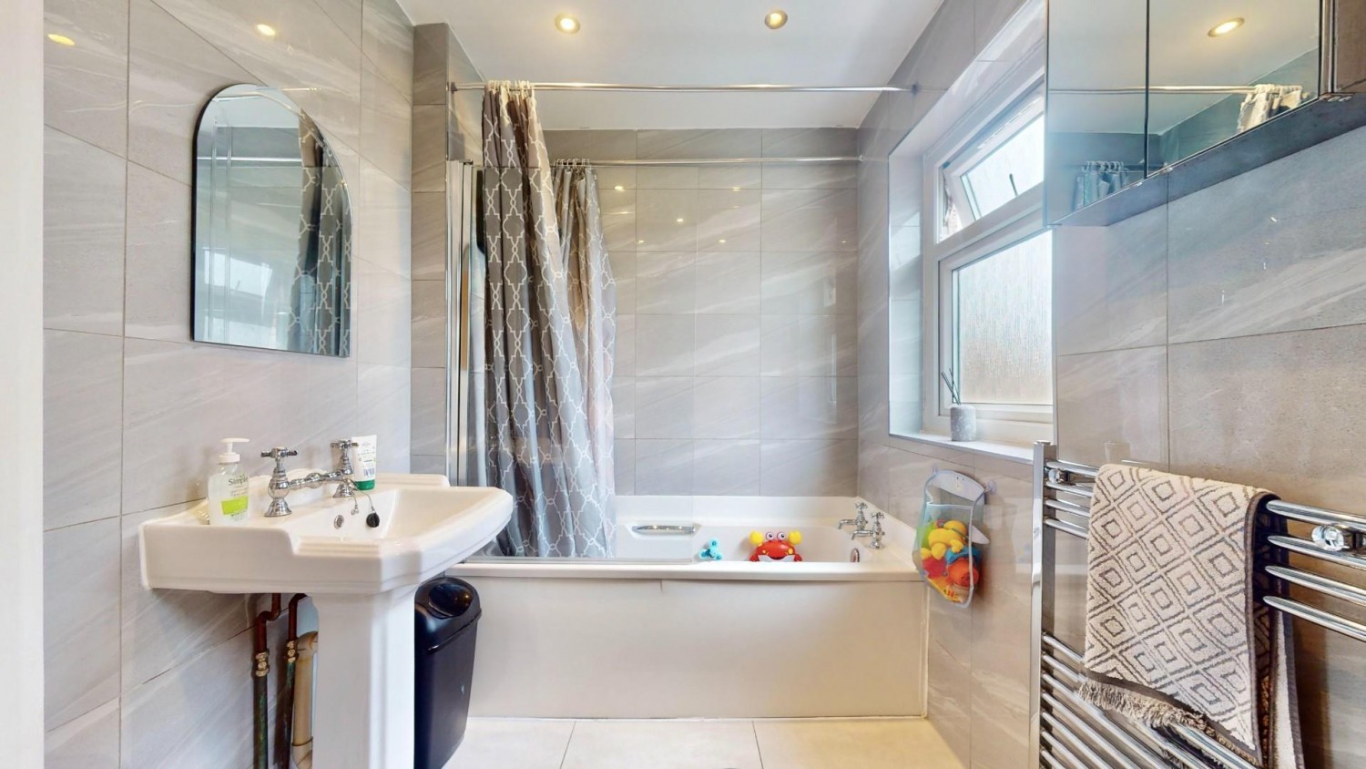 South Road, Chadwell Heath, RM6