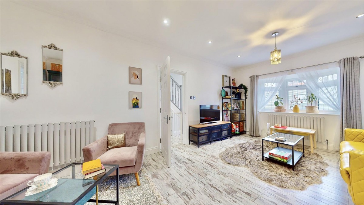 Valence Avenue, Dagenham, RM8