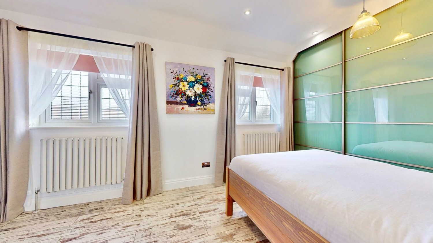 Valence Avenue, Dagenham, RM8