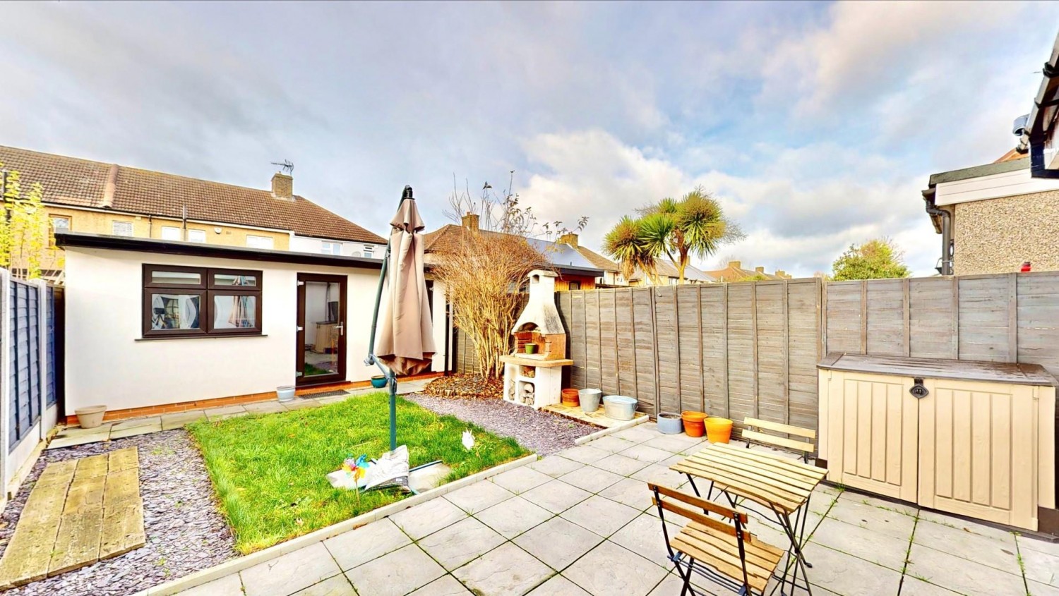 Valence Avenue, Dagenham, RM8