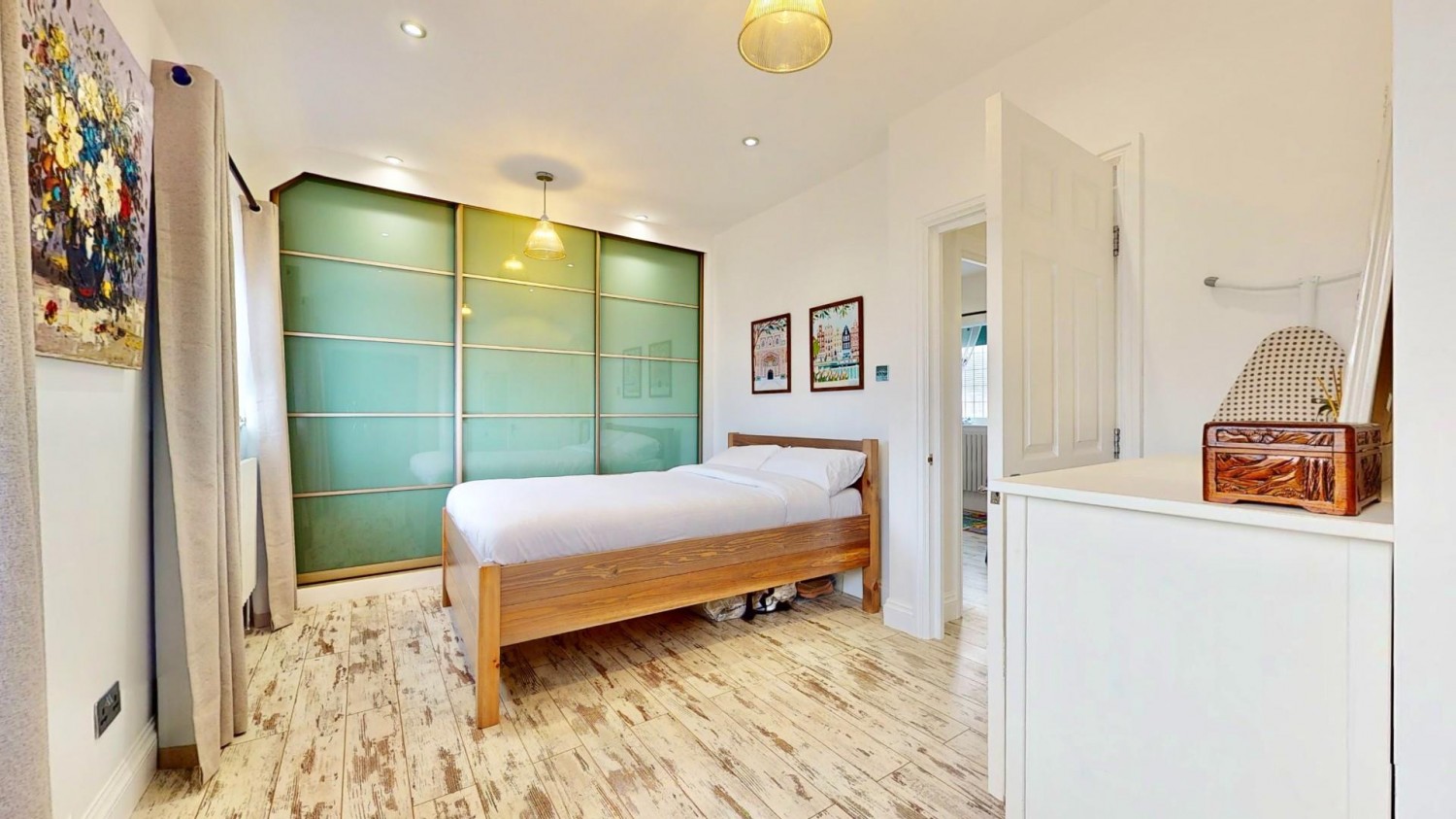 Valence Avenue, Dagenham, RM8