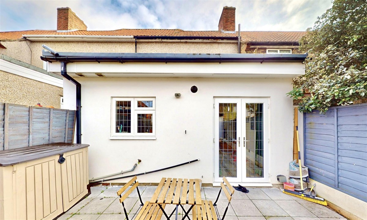 Valence Avenue, Dagenham, RM8