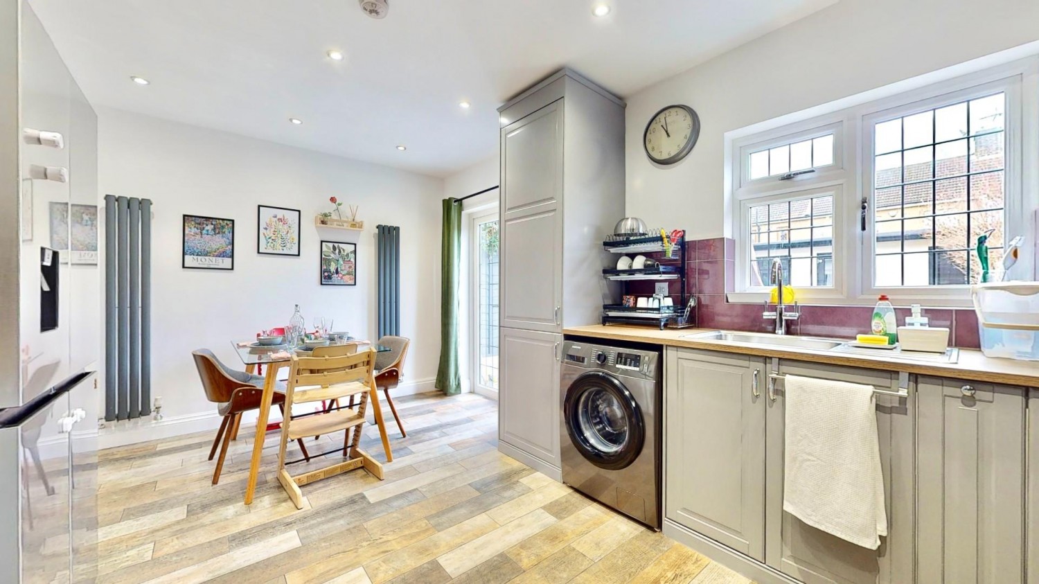 Valence Avenue, Dagenham, RM8