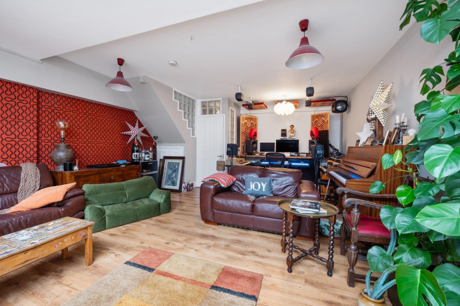 West Bank, London, N16
