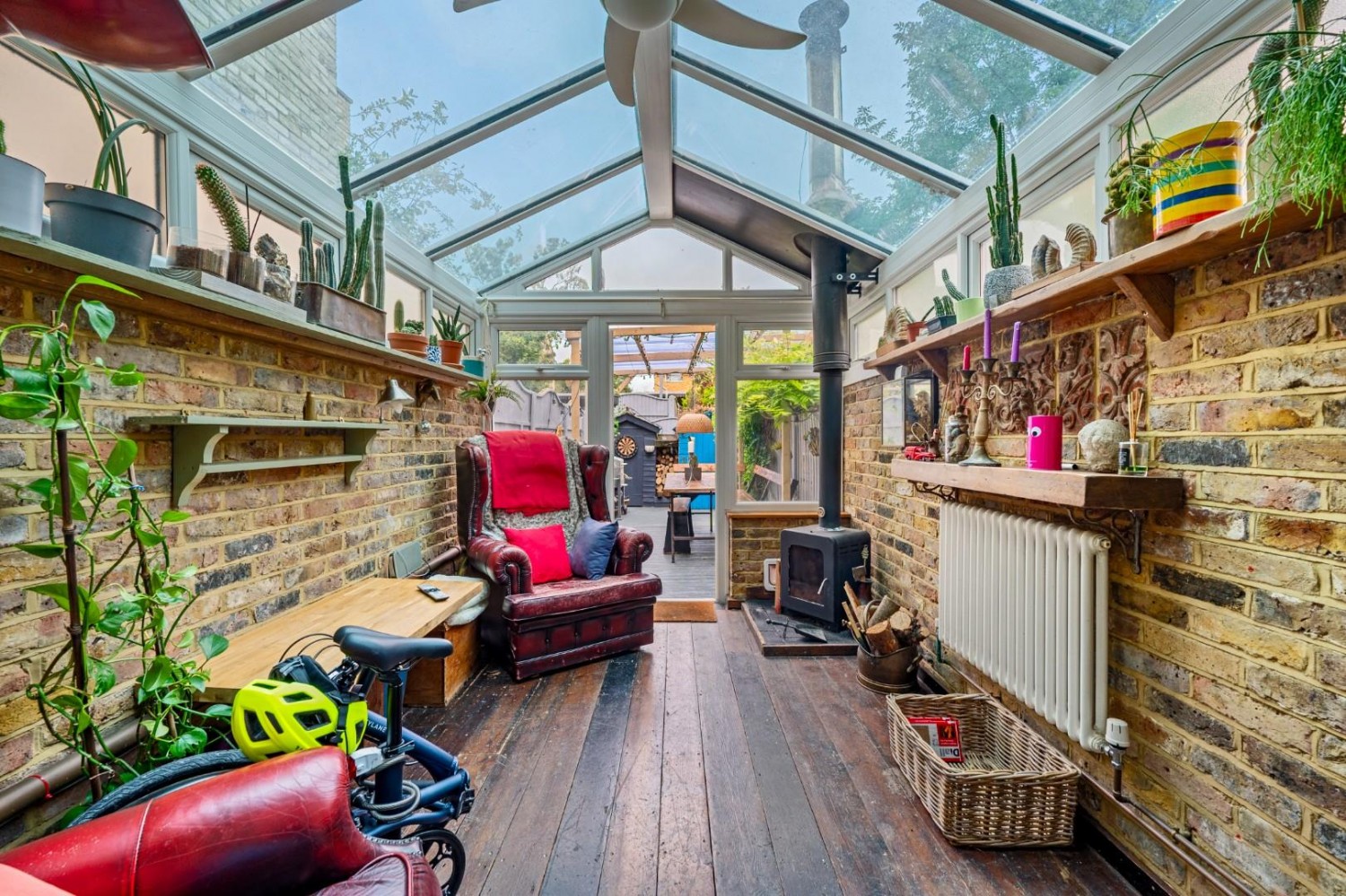 West Bank, London, N16